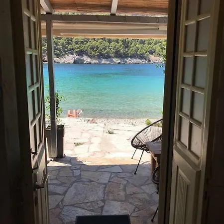 Apartment Assos Sea Front